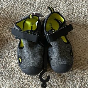 Wave zone water shoes toddler 10